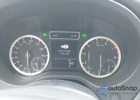 2017 Infiniti Qx30 Premium z USA, uszkodzony, nr VIN SJKCH5CR8HA022604